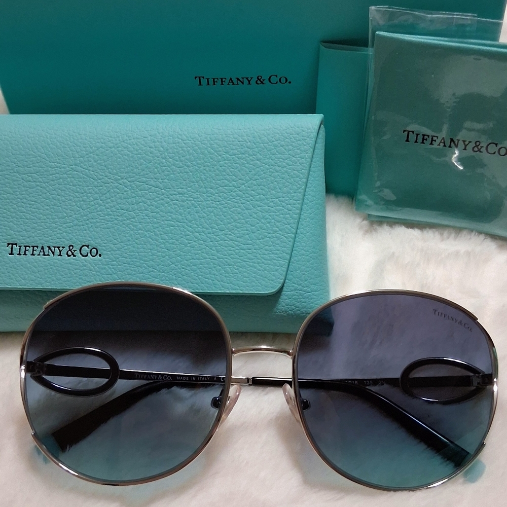 Tiffany & Co. -Rectangular Sunglasses Silver Gradients to Tiffany Blue - Tiffany